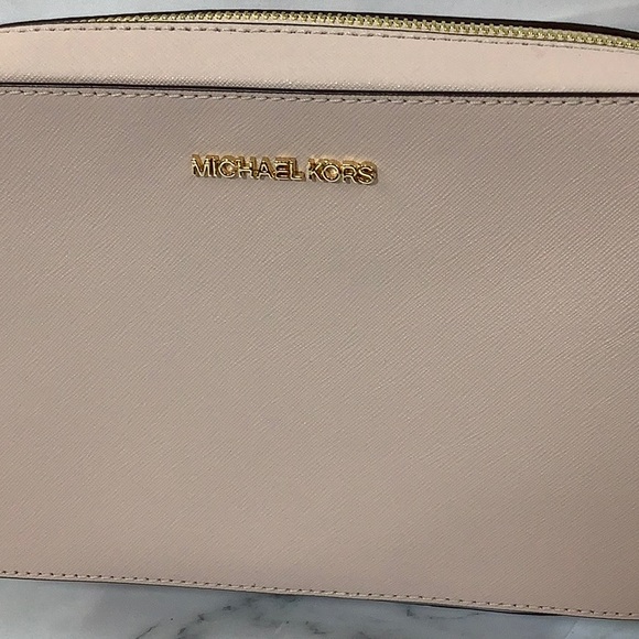 NWT Michael Kors Large Leather Crossbody Handbag - Picture 2 of 5